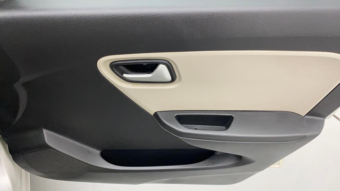 2019 Maruti Alto LXI, Petrol, Manual, 24,813 km, Driver Side Door Panels Control