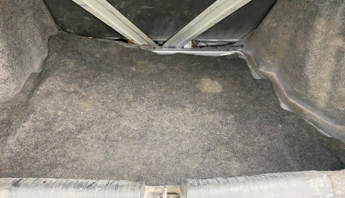 2014 Honda Amaze 1.5L I-DTEC S, Diesel, Manual, 1,07,778 km, Boot Inside