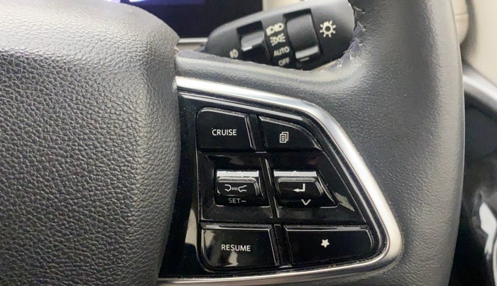 2021 Mahindra XUV700 AX 7 LUXURY P AT 7 STR, Petrol, Automatic, 44,322 km, Adaptive Cruise Control