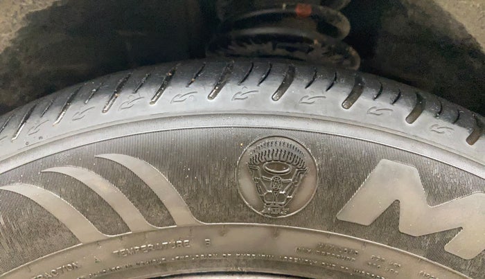 2021 Mahindra XUV700 AX 7 LUXURY P AT 7 STR, Petrol, Automatic, 44,322 km, Left Front Tyre Tread