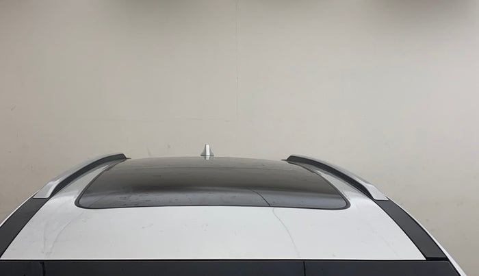 2021 Mahindra XUV700 AX 7 LUXURY P AT 7 STR, Petrol, Automatic, 44,322 km, Moonroof/ Sunroof