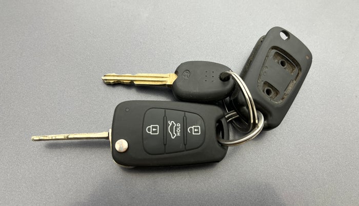 2014 Hyundai i10 SPORTZ 1.1, Petrol, Manual, 67,556 km, Key Close Up