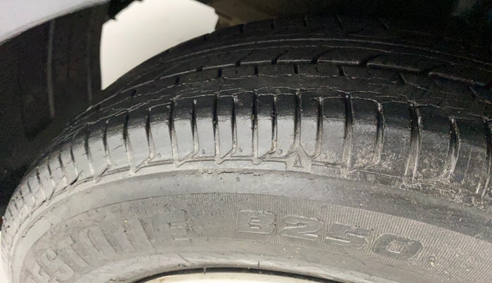 2012 Hyundai i10 MAGNA 1.2, Petrol, Manual, 14,300 km, Left front tyre - Minor crack