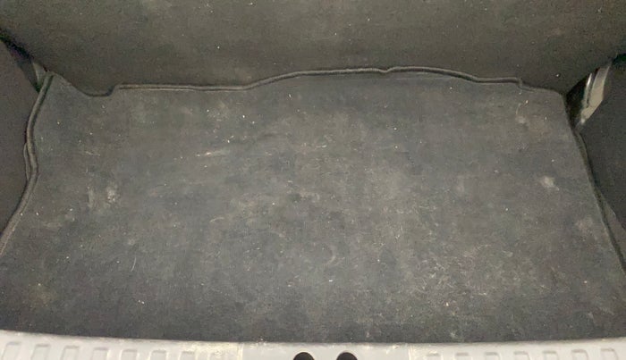 2016 Ford New Figo TITANIUM 1.2 PETROL MT, Petrol, Manual, 24,042 km, Boot Inside