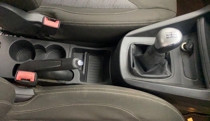 2016 Ford New Figo TITANIUM 1.2 PETROL MT, Petrol, Manual, 24,042 km, Gear Lever