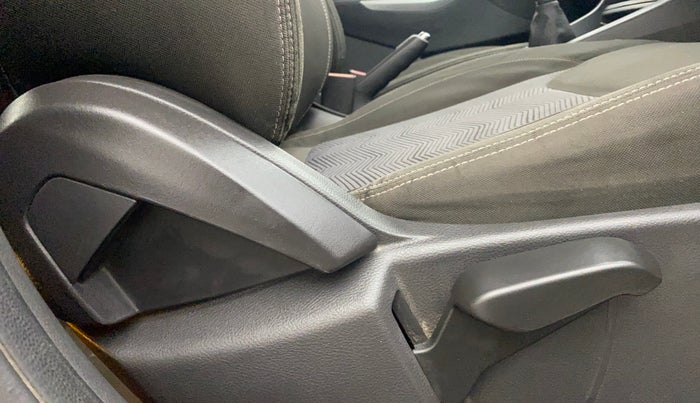 2016 Ford New Figo TITANIUM 1.2 PETROL MT, Petrol, Manual, 24,042 km, Driver Side Adjustment Panel