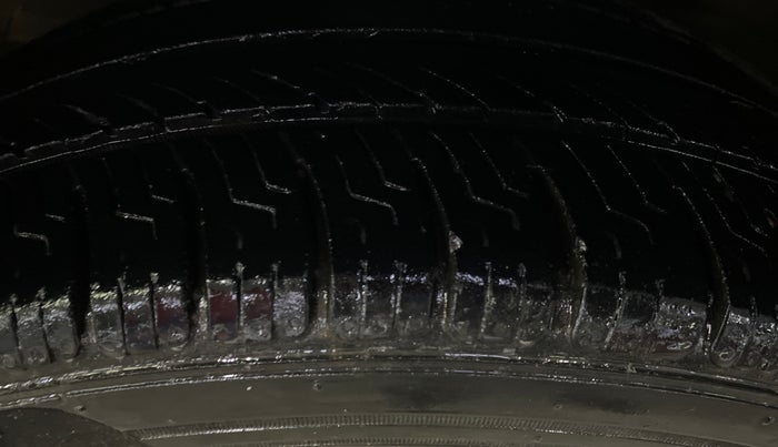 2017 Hyundai Grand i10 SPORTZ 1.2 KAPPA VTVT, Petrol, Manual, 59,686 km, Left Front Tyre Tread