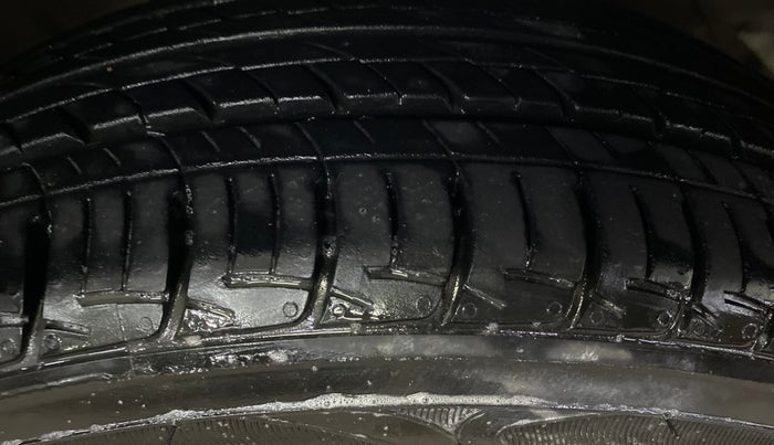 2017 Hyundai Grand i10 SPORTZ 1.2 KAPPA VTVT, Petrol, Manual, 59,686 km, Right Front Tyre Tread