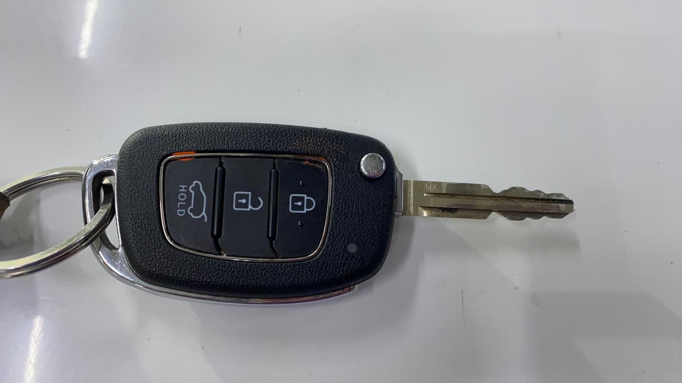 2023 Hyundai VENUE S 1.2, Petrol, Manual, 42,595 km, Key Close Up