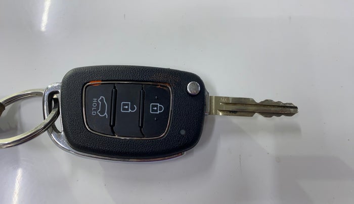 2023 Hyundai VENUE SX(O) 1.0 Turbo DCT Knight Edition, Petrol, Automatic, 42,595 km, Key Close Up