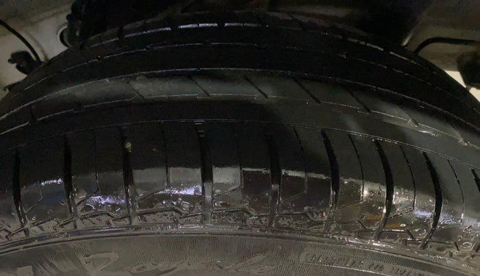 2023 Hyundai VENUE SX(O) 1.0 Turbo DCT Knight Edition, Petrol, Automatic, 42,595 km, Left Rear Tyre Tread