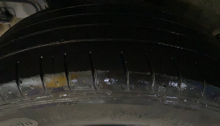 2023 Hyundai VENUE SX(O) 1.0 Turbo DCT Knight Edition, Petrol, Automatic, 42,595 km, Right Rear Tyre Tread