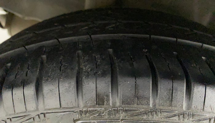 2013 Honda Brio S MT, Petrol, Manual, 56,545 km, Right Rear Tyre Tread