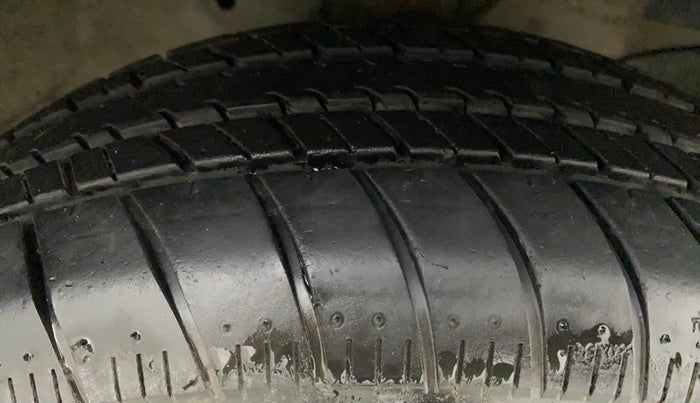 2013 Honda Brio S MT, Petrol, Manual, 56,545 km, Right Front Tyre Tread