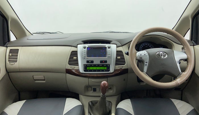 2013 Toyota Innova 2.5 VX 7 STR BS IV, Diesel, Manual, 1,13,604 km, Dashboard View