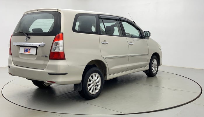 2013 Toyota Innova 2.5 VX 7 STR BS IV, Diesel, Manual, 1,13,604 km, Right Back Diagonal (45- Degree) View