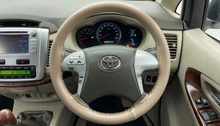 2013 Toyota Innova 2.5 VX 7 STR BS IV, Diesel, Manual, 1,13,604 km, Steering Wheel Close-up