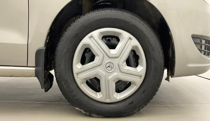 2013 Skoda Rapid 1.6 MPI ACTIVE, Petrol, Manual, 72,404 km, Right Front Wheel