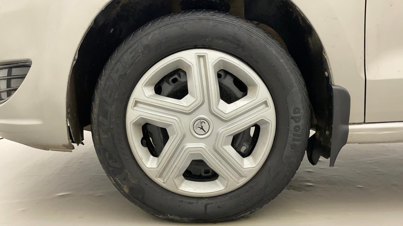 2013 Skoda Rapid 1.6 MPI ACTIVE, Petrol, Manual, 72,404 km, Left Front Wheel