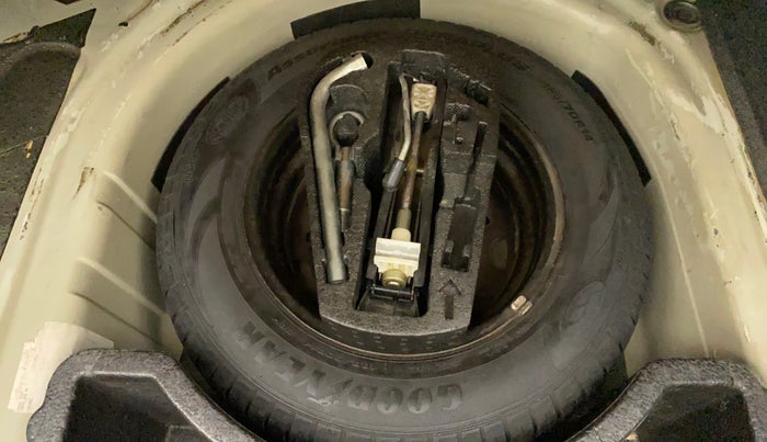 2013 Skoda Rapid 1.6 MPI ACTIVE, Petrol, Manual, 72,404 km, Spare Tyre