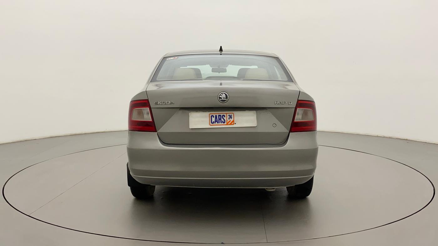 2013 Skoda Rapid 1.6 MPI ACTIVE, Petrol, Manual, 72,404 km, Back/Rear