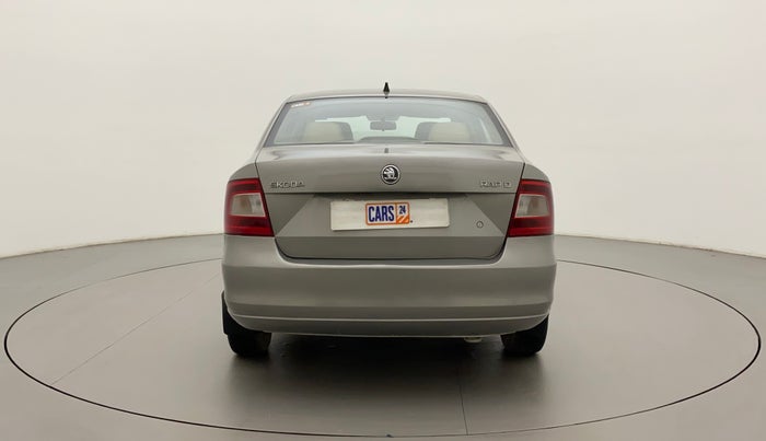 2013 Skoda Rapid 1.6 MPI ACTIVE, Petrol, Manual, 72,404 km, Back/Rear