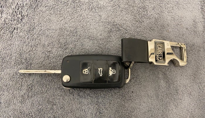 2013 Skoda Rapid 1.6 MPI ACTIVE, Petrol, Manual, 72,404 km, Key Close Up