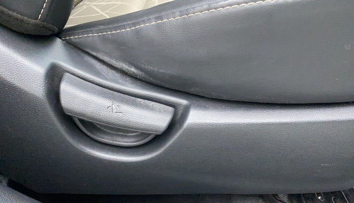 2017 Hyundai Grand i10 SPORTS 1.2 VTVT, Petrol, Manual, 36,284 km, Driver Side Adjustment Panel