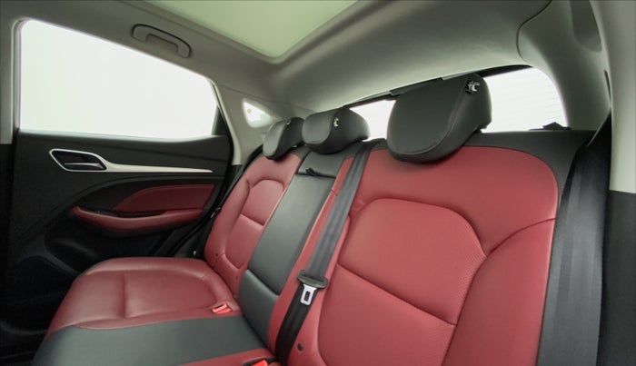 2022 MG ASTOR SAVVY 1.5 CVT S RED, Petrol, Automatic, 3,751 km, Right Side Rear Door Cabin