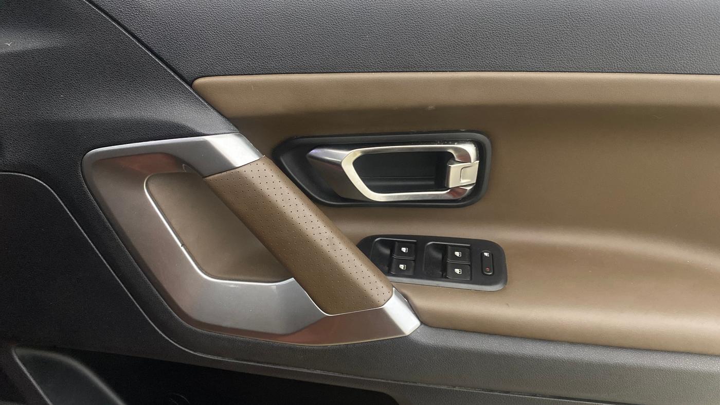 2020 Tata Harrier XZA PLUS 2.0L, Diesel, Automatic, 44,760 km, Driver Side Door Panels Control