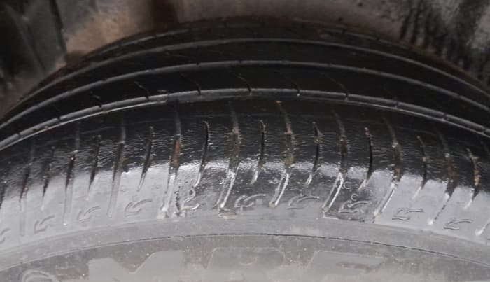 2018 Maruti Vitara Brezza ZDI, Diesel, Manual, 93,901 km, Right Rear Tyre Tread