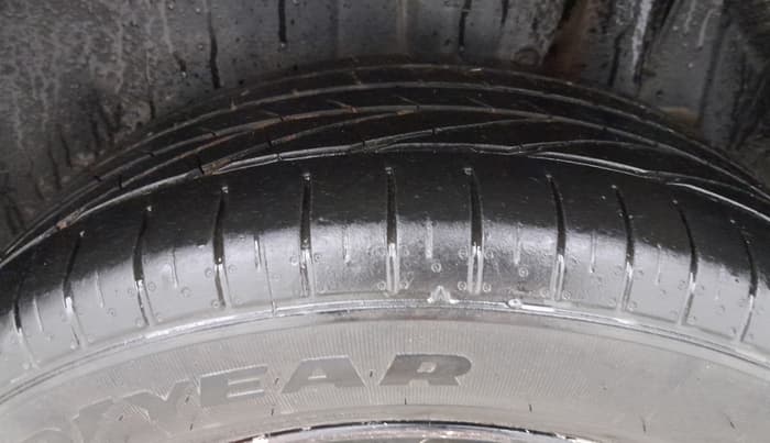2018 Maruti Vitara Brezza ZDI, Diesel, Manual, 93,901 km, Left Rear Tyre Tread