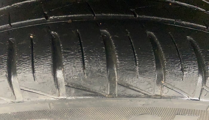 2020 Renault Kwid RXT 1.0 AMT (O), Petrol, Automatic, 35,456 km, Right Rear Tyre Tread