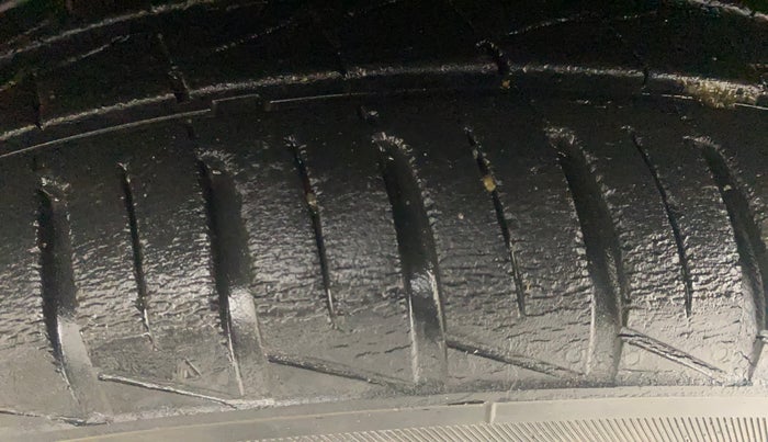 2020 Renault Kwid RXT 1.0 AMT (O), Petrol, Automatic, 35,456 km, Left Front Tyre Tread