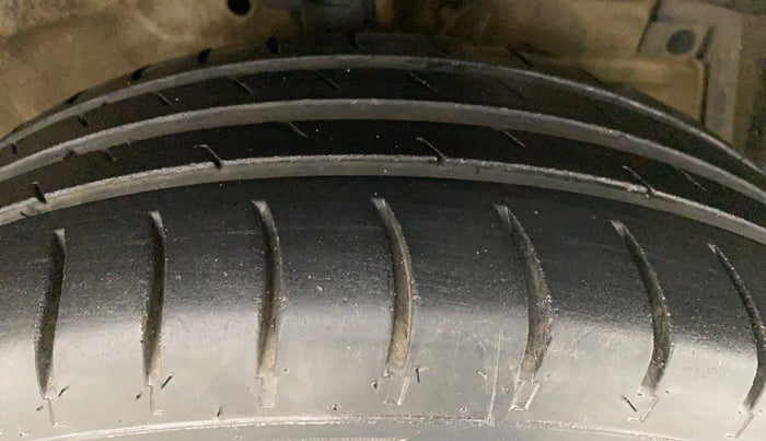 2017 Maruti Swift VDI (O), Diesel, Manual, 94,926 km, Right Front Tyre Tread