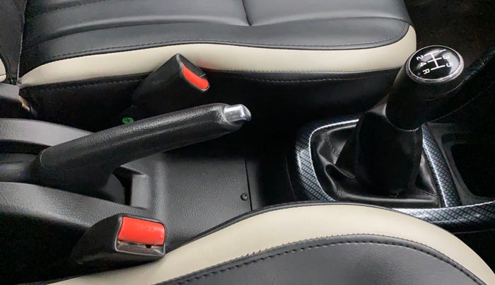 2017 Maruti Swift VDI (O), Diesel, Manual, 94,926 km, Gear Lever