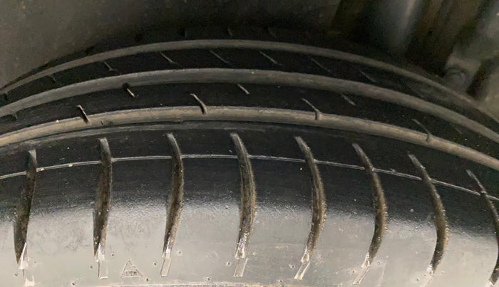 2017 Maruti Swift VDI (O), Diesel, Manual, 94,926 km, Left Rear Tyre Tread