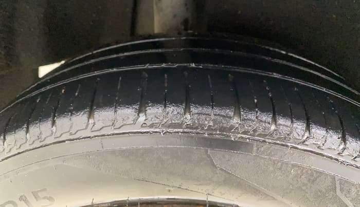2021 Maruti Baleno DELTA PETROL 1.2, Petrol, Manual, 1,36,849 km, Right Rear Tyre Tread