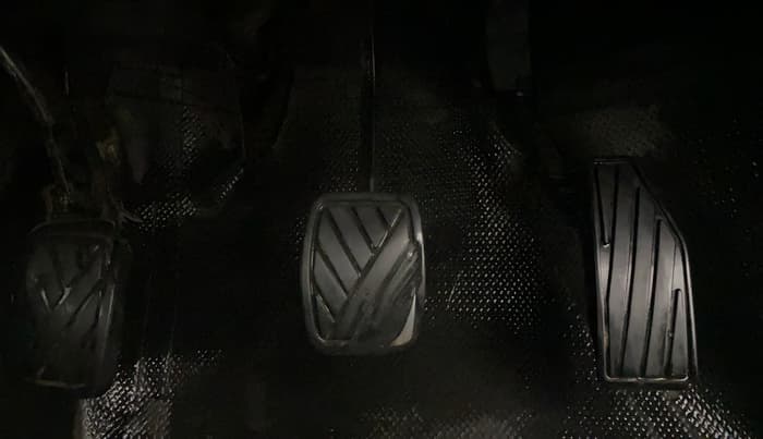 2021 Maruti Baleno DELTA PETROL 1.2, Petrol, Manual, 1,36,849 km, Pedals