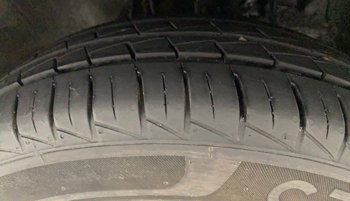 2021 Maruti Alto LXI O, Petrol, Manual, 2,632 km, Left Front Tyre Tread