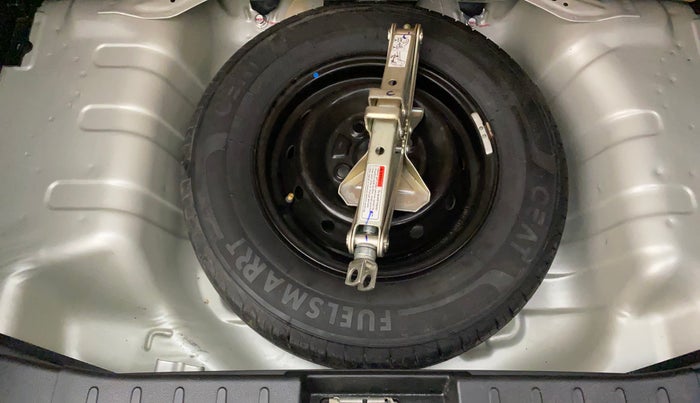 2021 Maruti Alto LXI O, Petrol, Manual, 2,632 km, Dicky (Boot door) - Tool missing