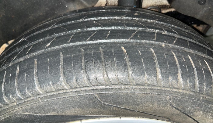 2016 Hyundai Creta E PLUS 1.6 PETROL, Petrol, Manual, 68,649 km, Left Rear Tyre Tread