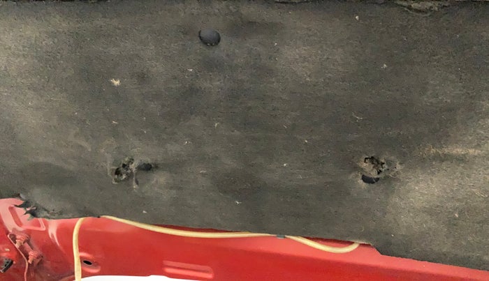 2016 Renault Kwid RXT 0.8, Petrol, Manual, 60,909 km, Bonnet (hood) - Insulation cover has minor damage