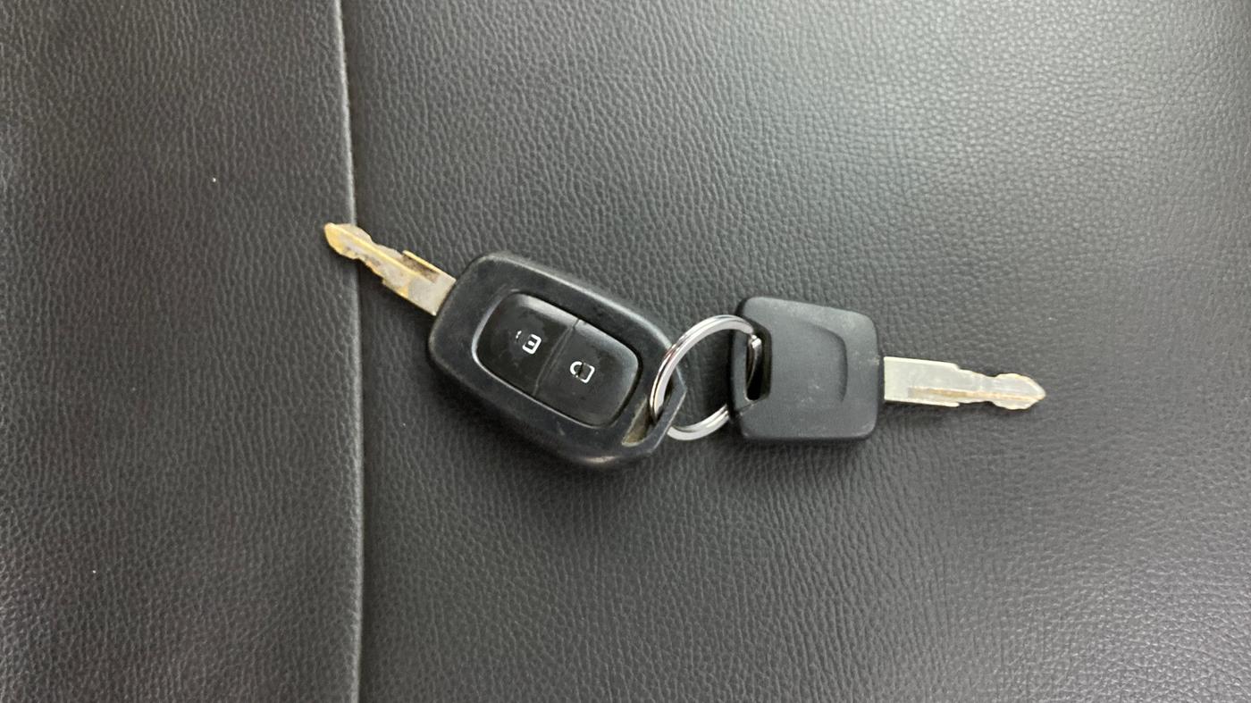 2017 Datsun Redi Go S 1.0, Petrol, Manual, 32,930 km, Key Close Up