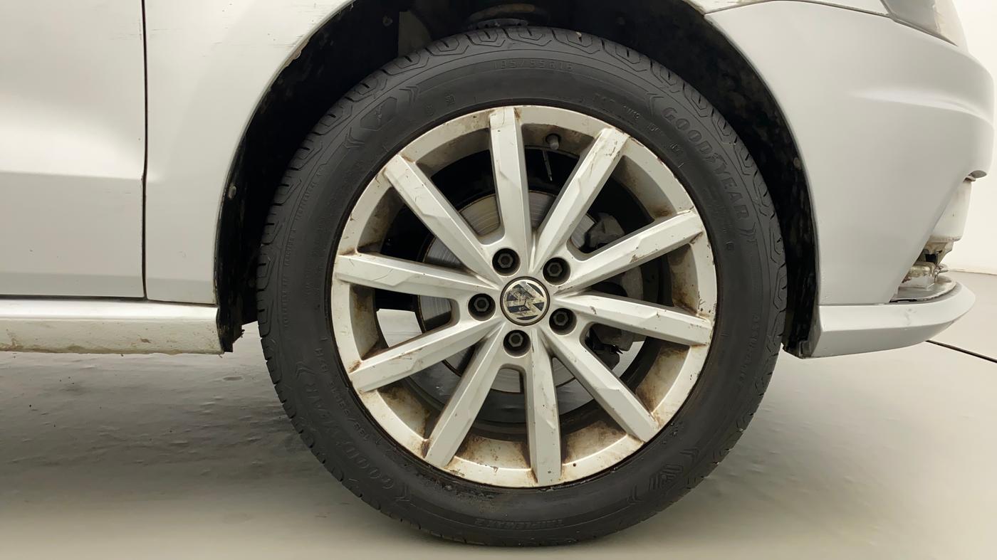 2018 Volkswagen Ameo HIGHLINE PLUS 1.0L 16 ALLOY, Petrol, Manual, 41,996 km, Right Front Wheel