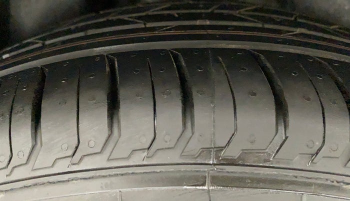 2018 Volkswagen Ameo HIGHLINE PLUS 1.0L 16 ALLOY, Petrol, Manual, 41,996 km, Right Rear Tyre Tread