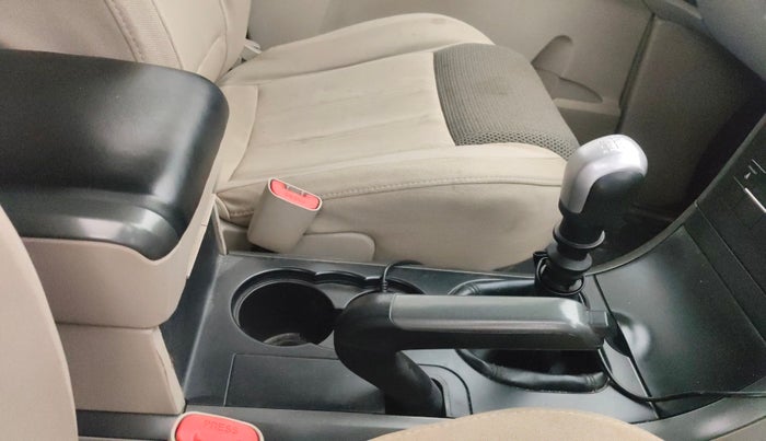 2015 Mahindra XUV500 W8, Diesel, Manual, 1,14,318 km, Gear Lever