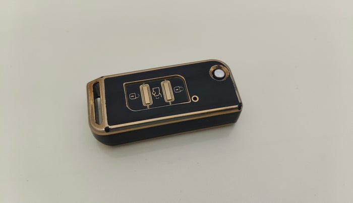 2015 Mahindra XUV500 W8, Diesel, Manual, 1,14,318 km, Key Close Up