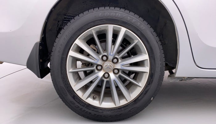 2016 Toyota Corolla Altis VL AT, Petrol, Automatic, 94,343 km, Right Rear Wheel