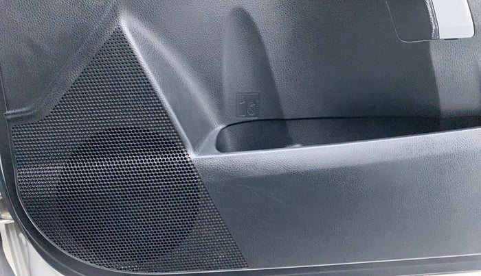 2016 Toyota Corolla Altis VL AT, Petrol, Automatic, 94,343 km, Speaker